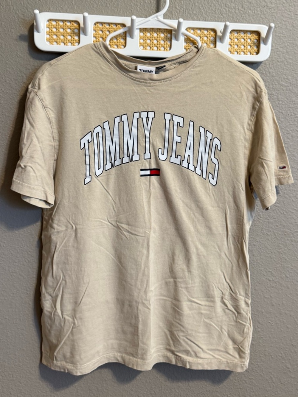 Tommy Hilfiger Beige Tommy Jeans Logo T‑Shirt